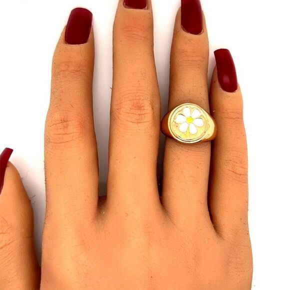 Gold Flower Ring - Picture 3 of 4